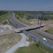 Pylonbrücke über die B2 bei Markkleeberg